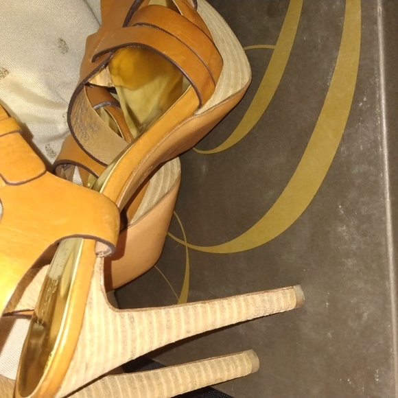 Coach Dani women's tan strap platform heels sz 9B - Picture 13 of 17